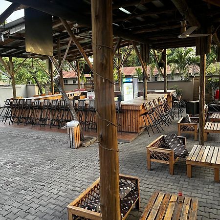 K27 Premier Backpackers Hostel ดาร์เอสซาลาม ภายนอก รูปภาพ