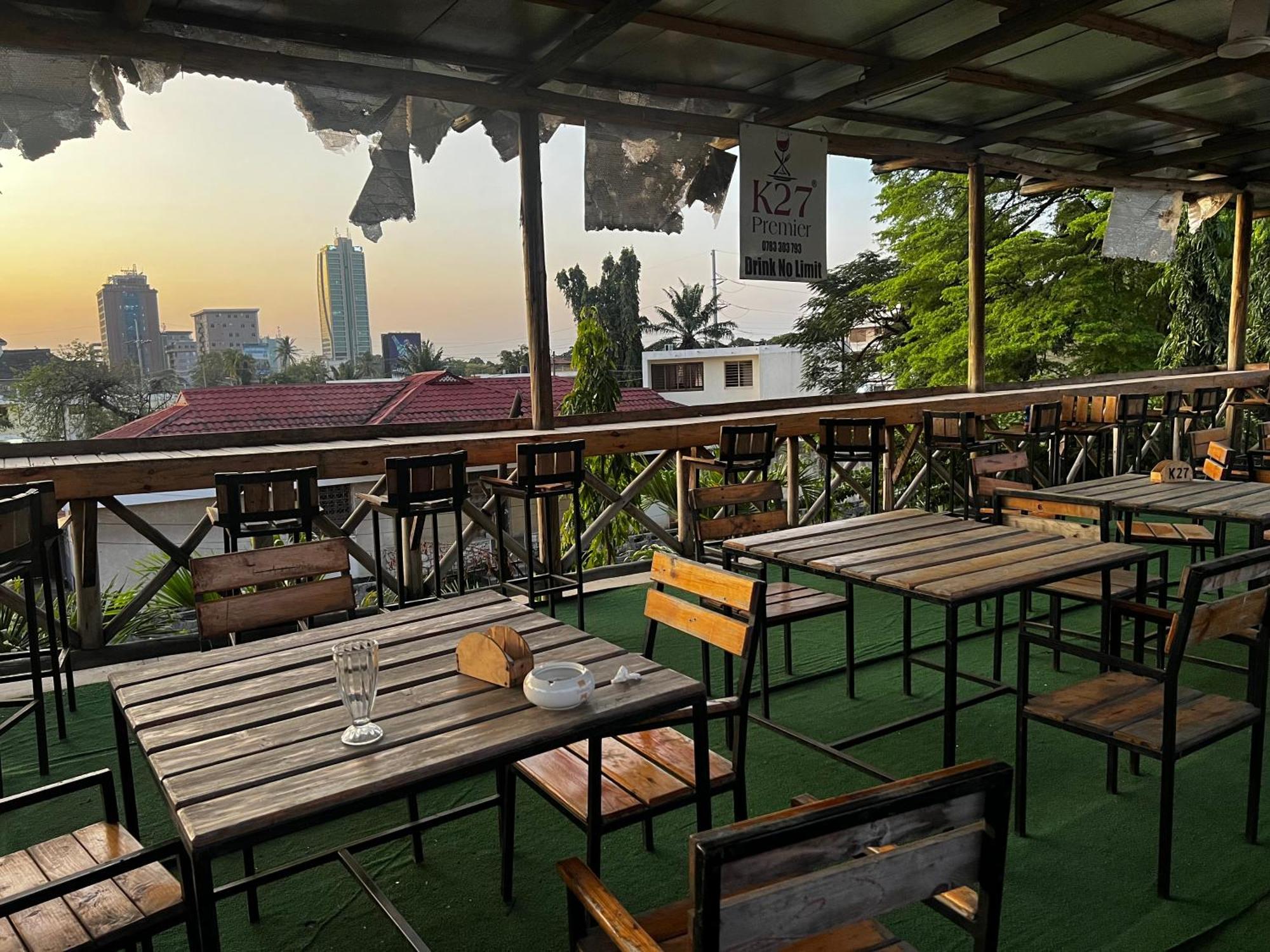 K27 Premier Backpackers Hostel ดาร์เอสซาลาม ภายนอก รูปภาพ