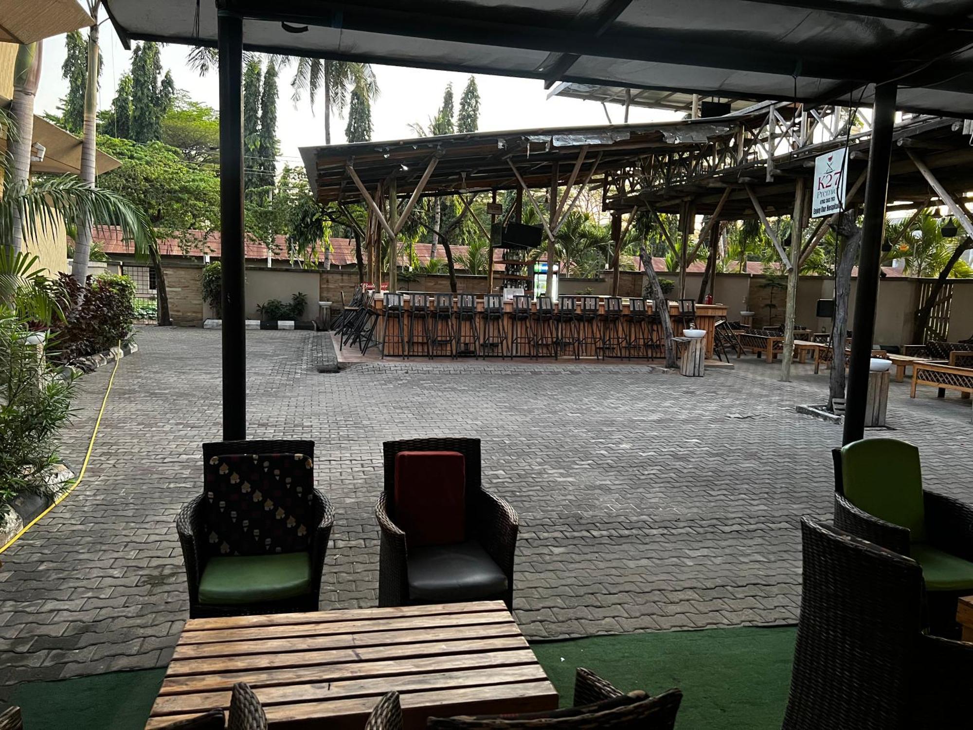 K27 Premier Backpackers Hostel ดาร์เอสซาลาม ภายนอก รูปภาพ