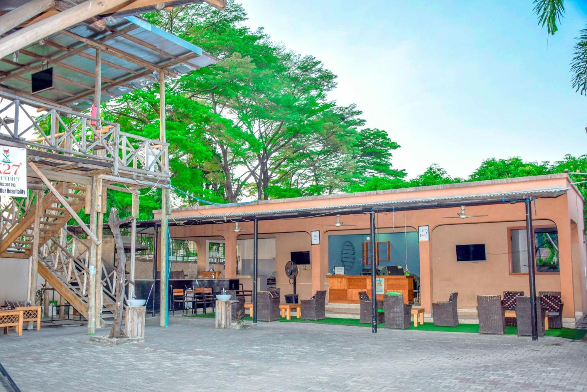 K27 Premier Backpackers Hostel ดาร์เอสซาลาม ภายนอก รูปภาพ