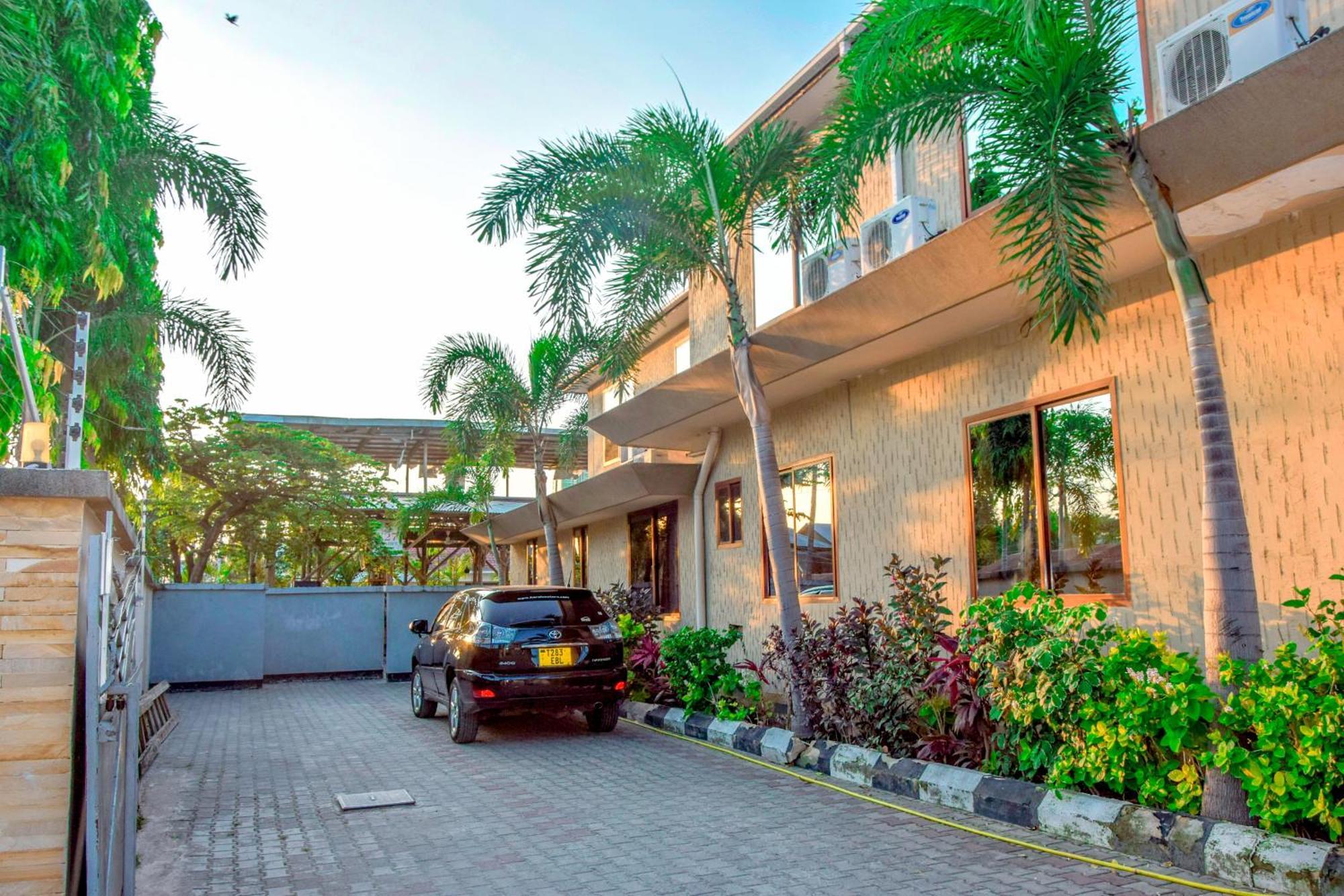 K27 Premier Backpackers Hostel ดาร์เอสซาลาม ภายนอก รูปภาพ