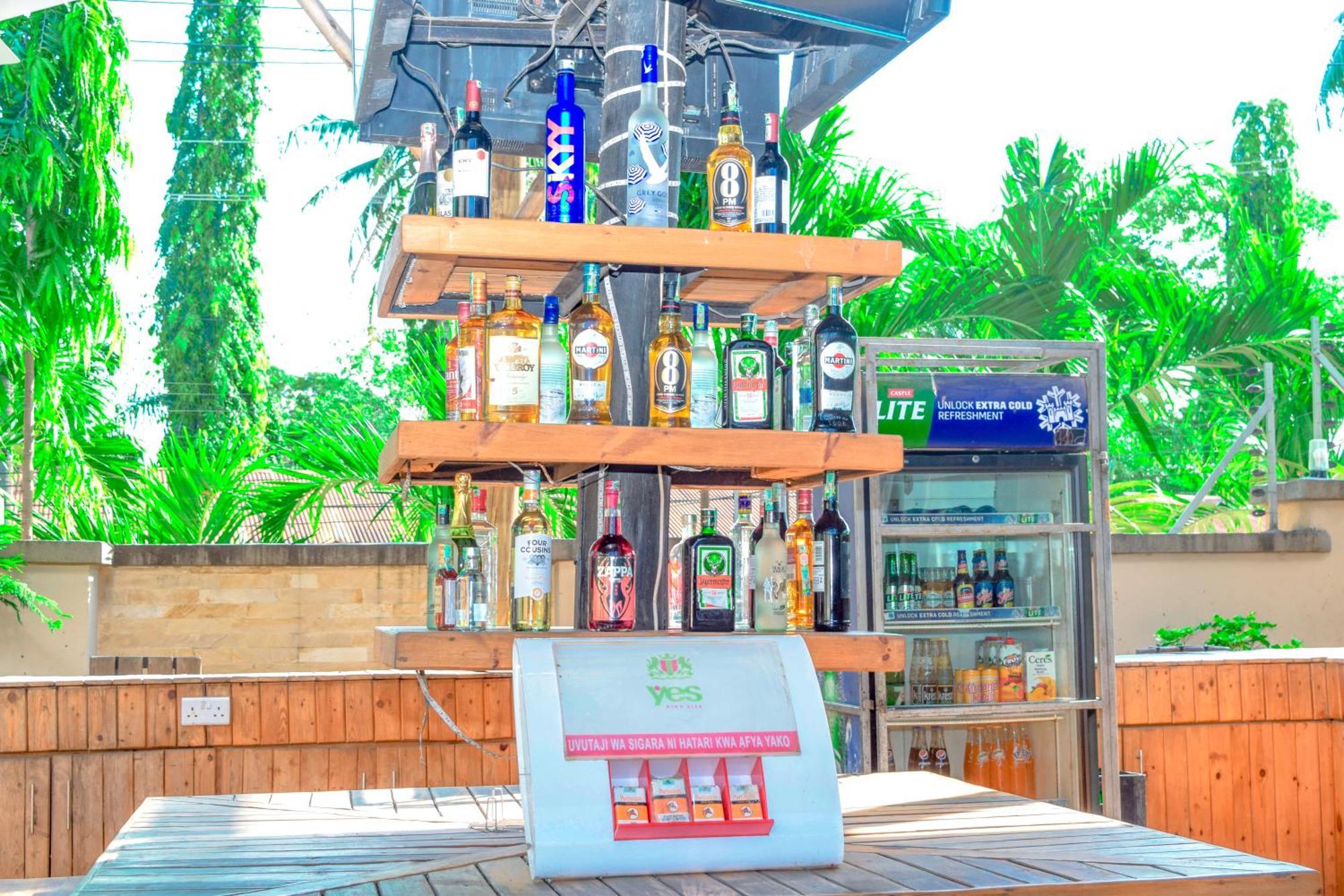 K27 Premier Backpackers Hostel ดาร์เอสซาลาม ภายนอก รูปภาพ