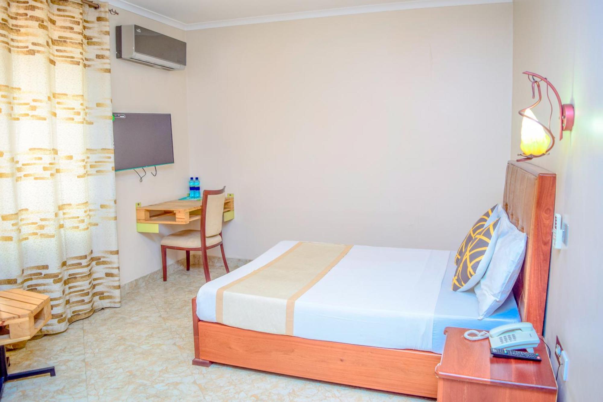 K27 Premier Backpackers Hostel ดาร์เอสซาลาม ภายนอก รูปภาพ