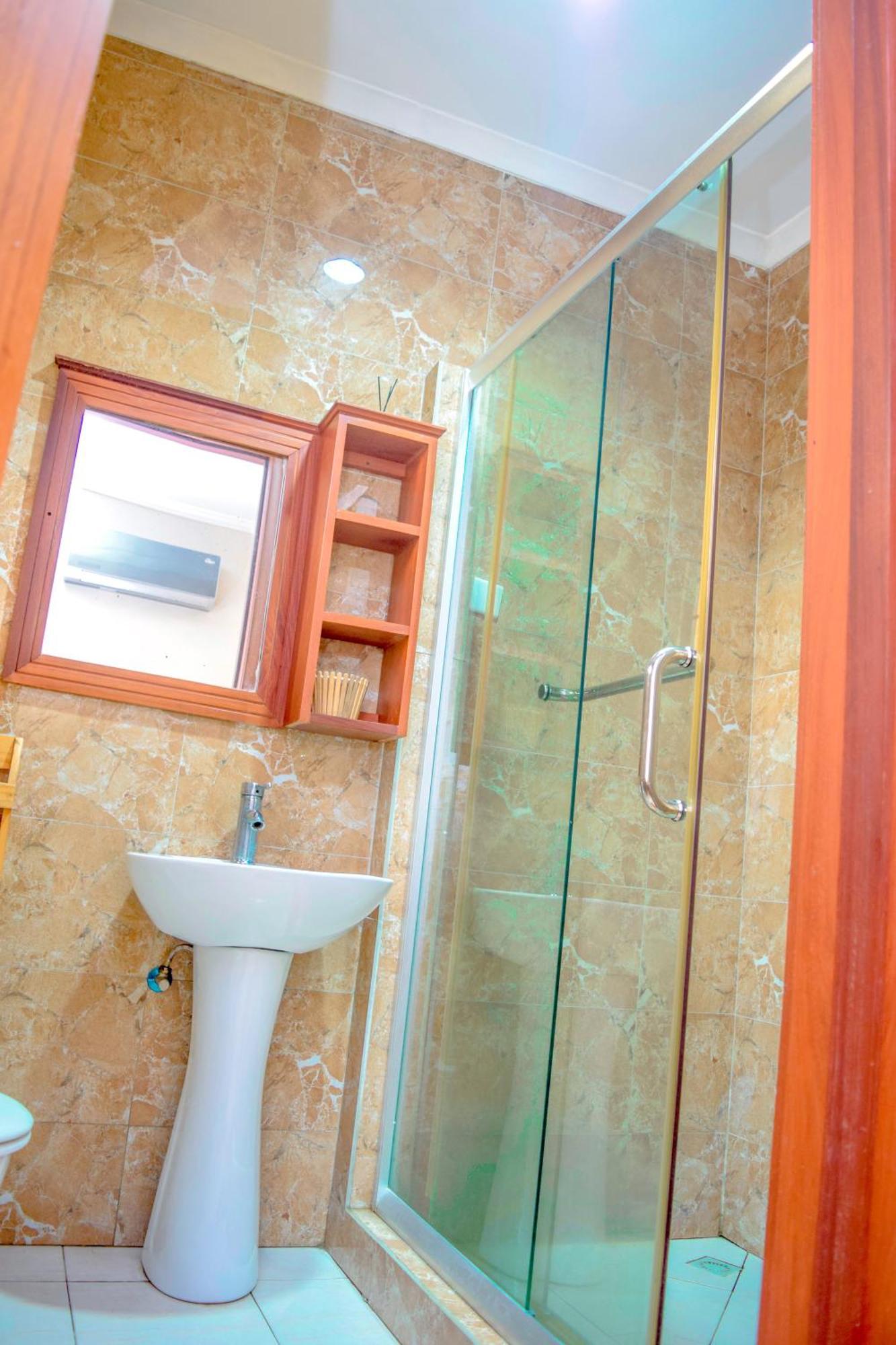 K27 Premier Backpackers Hostel ดาร์เอสซาลาม ภายนอก รูปภาพ
